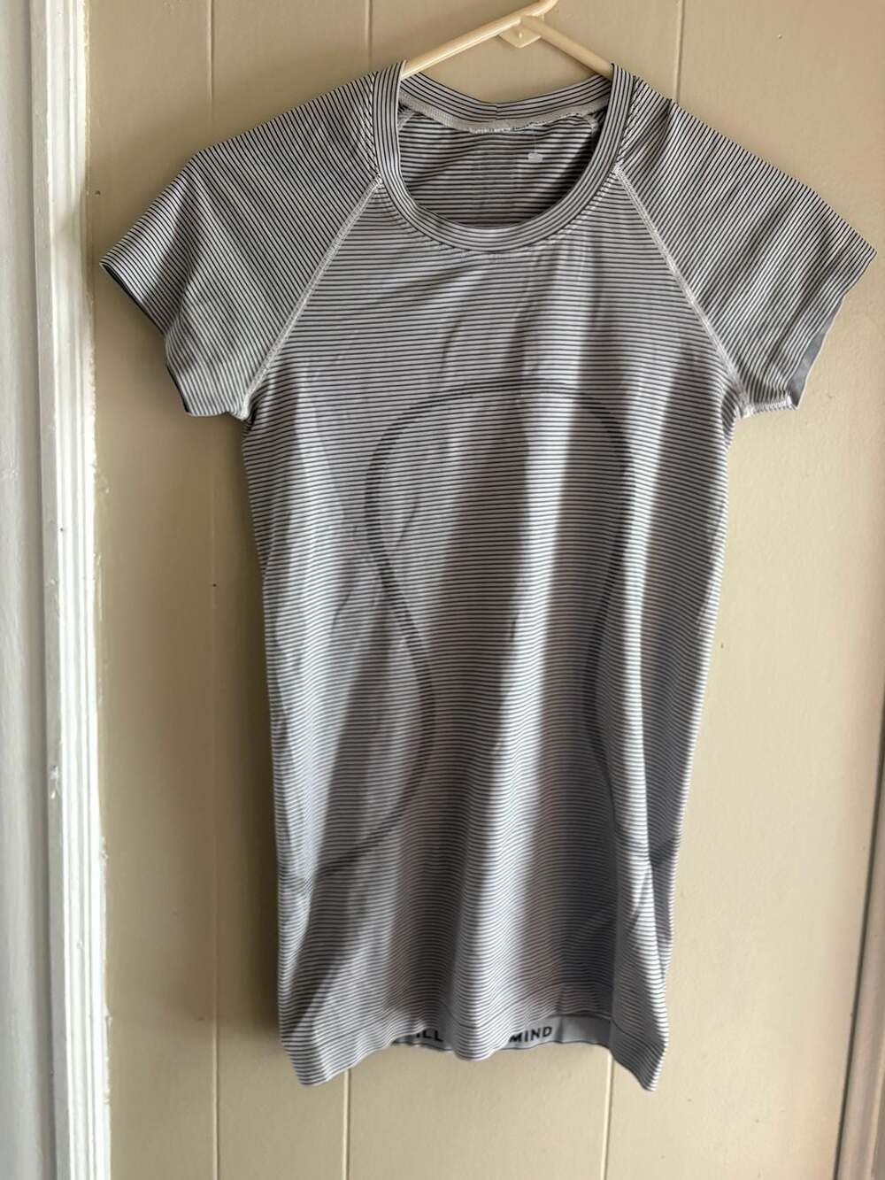 Lululemon Swiftly Tech Short Sleeve Shirt Size 4 Striped
